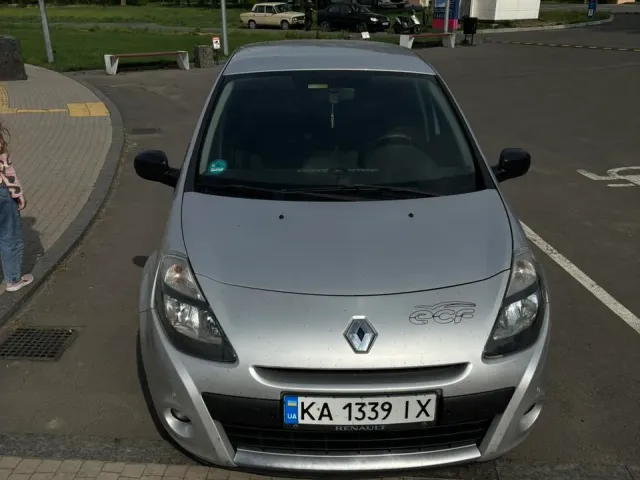 Renault Clio - фото 5