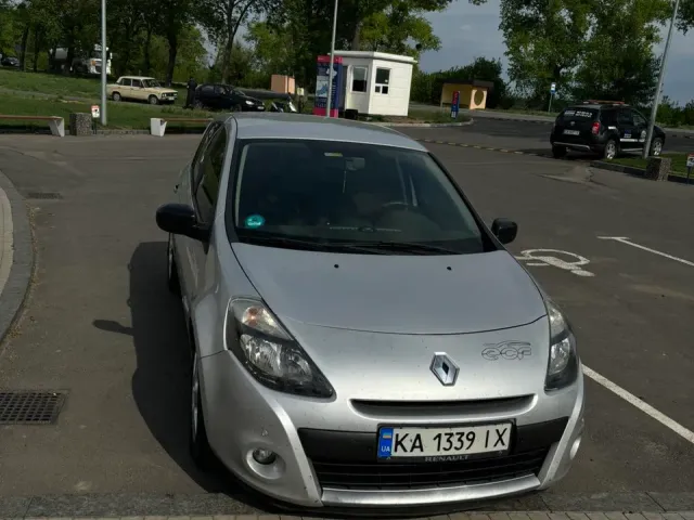 Renault Clio - фото 2