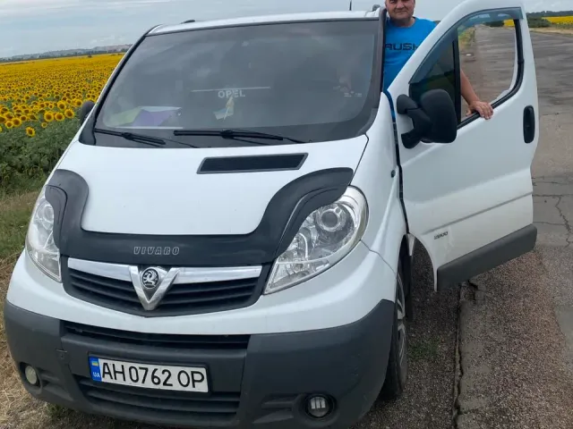 Opel Vivaro - фото 1