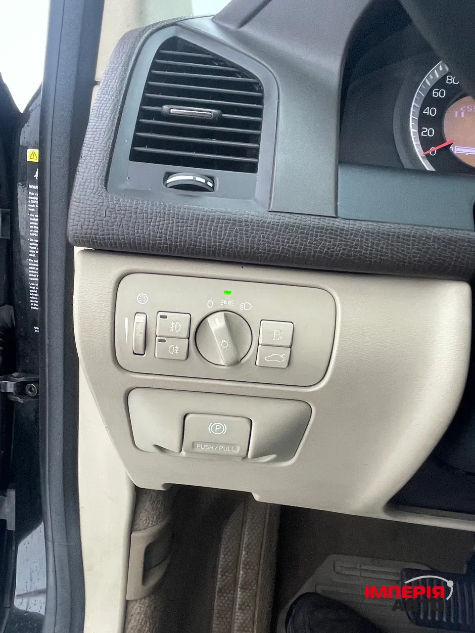 Volvo XC60 - фото 8