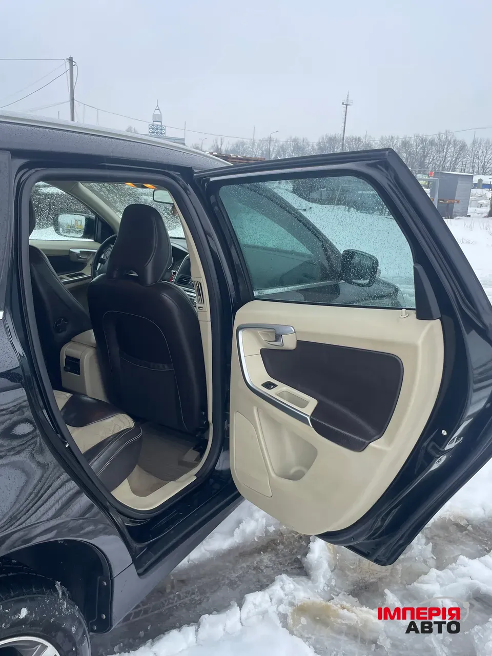 Volvo XC60 - фото 11