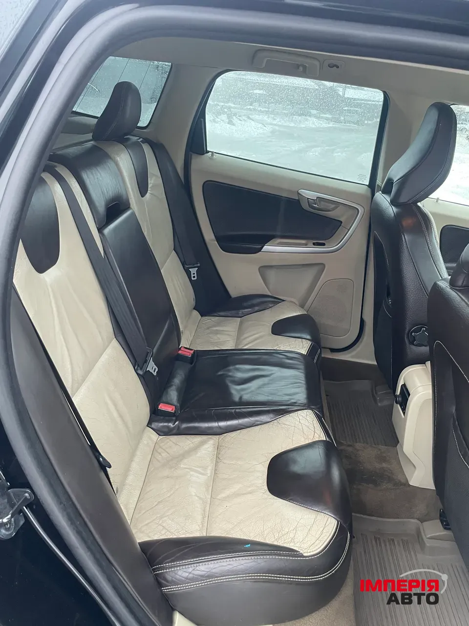 Volvo XC60 - фото 12