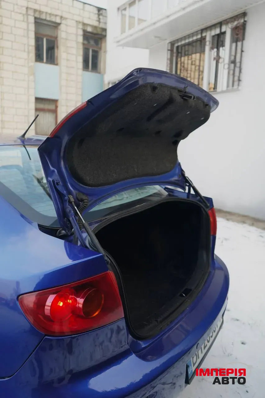 Mazda 3 - фото 6