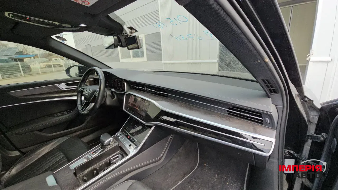 Audi A6 - фото 11
