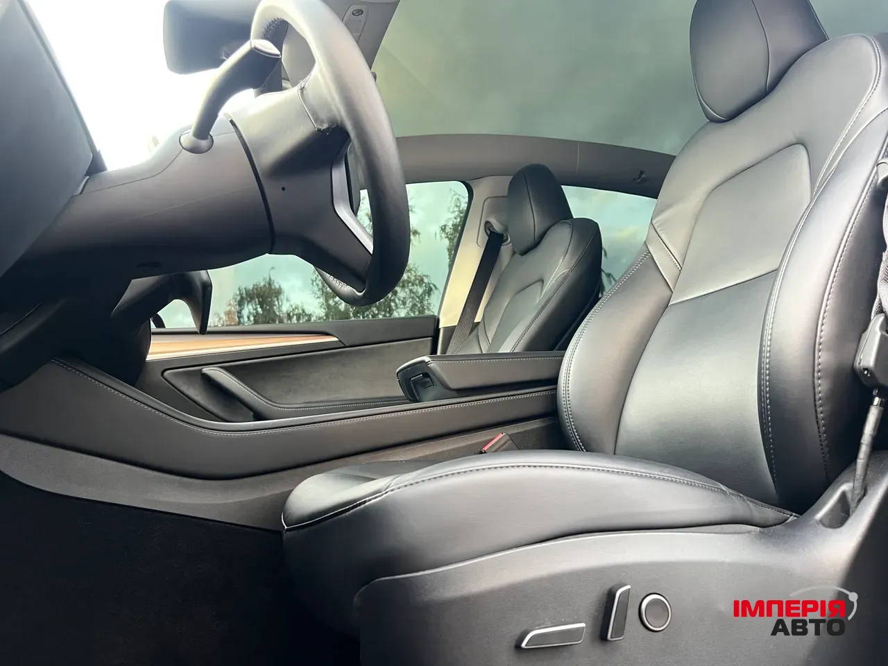 Tesla Model Y - фото 17