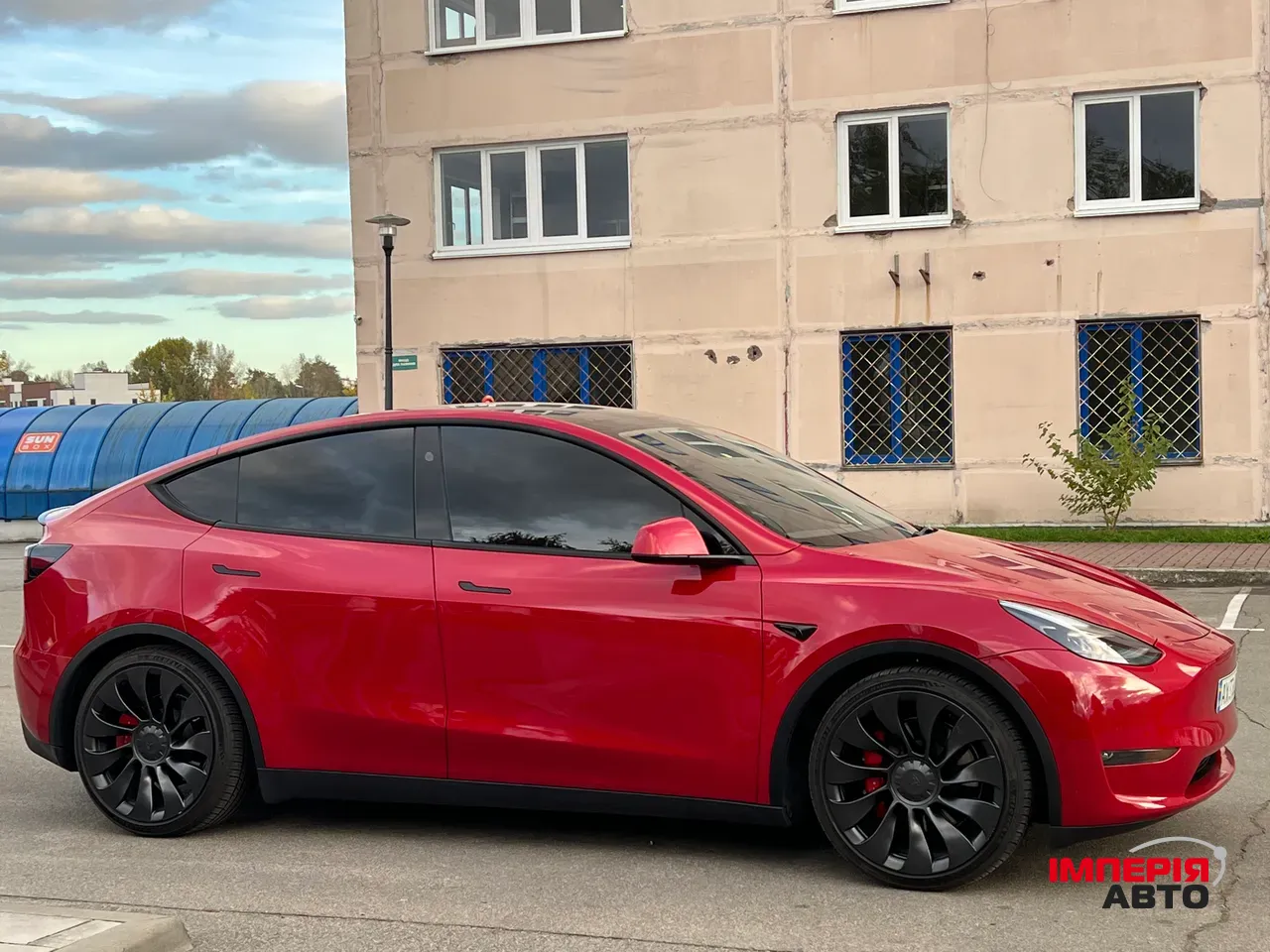 Tesla Model Y - фото 7