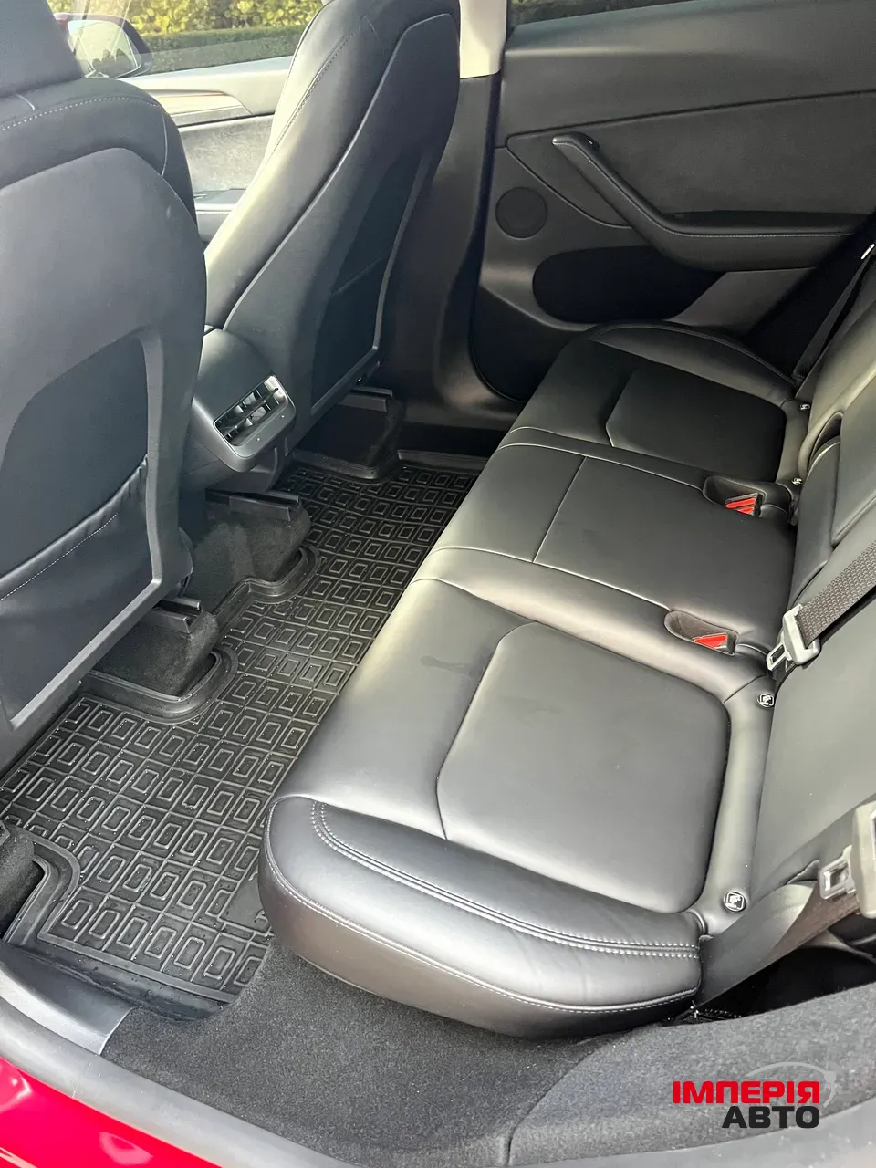 Tesla Model Y - фото 16