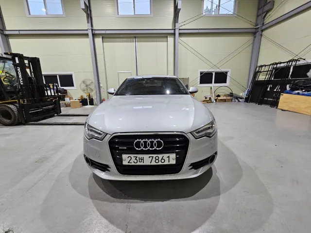 Audi A6 - фото 1
