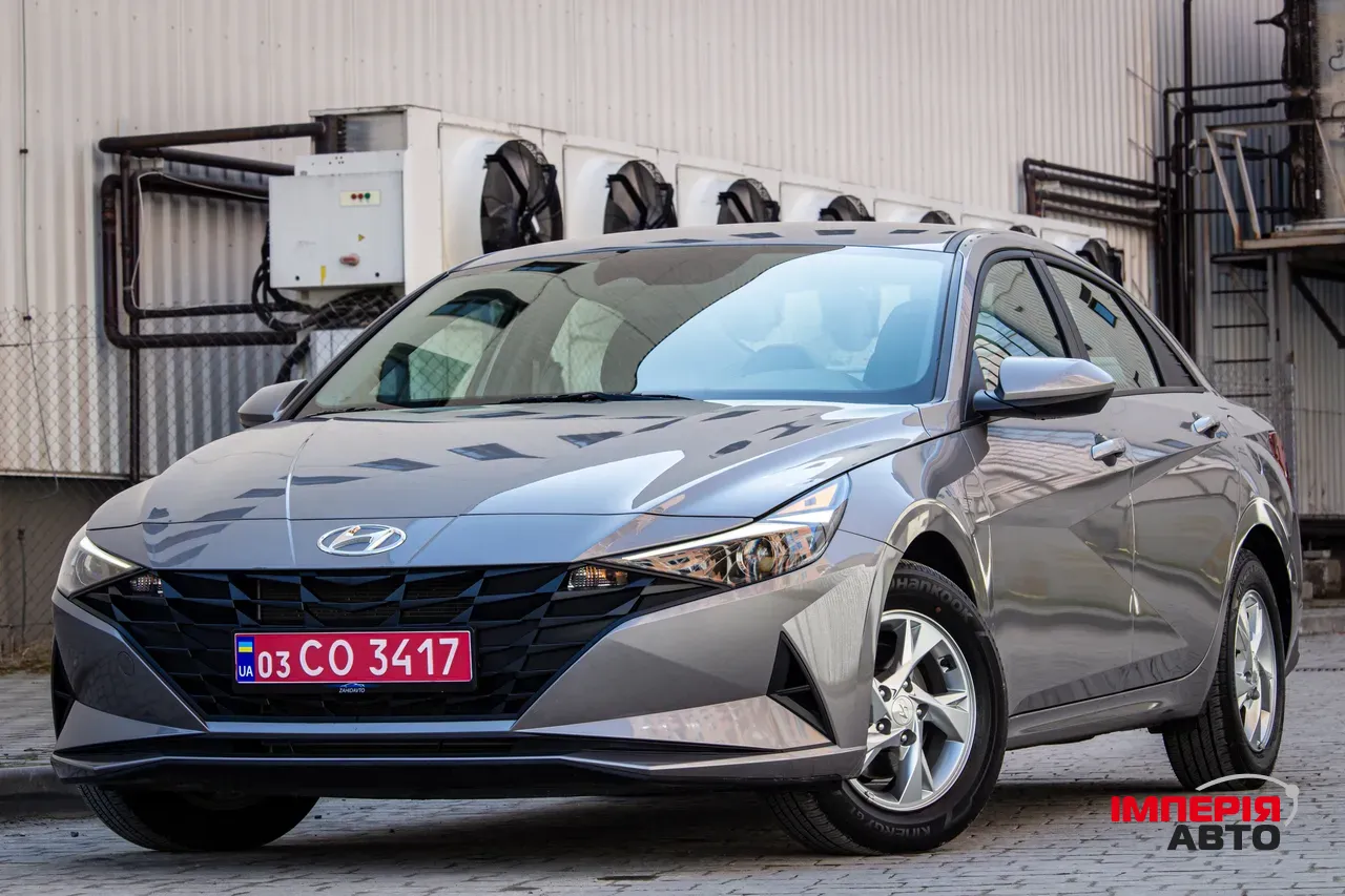 Hyundai Elantra - фото 3