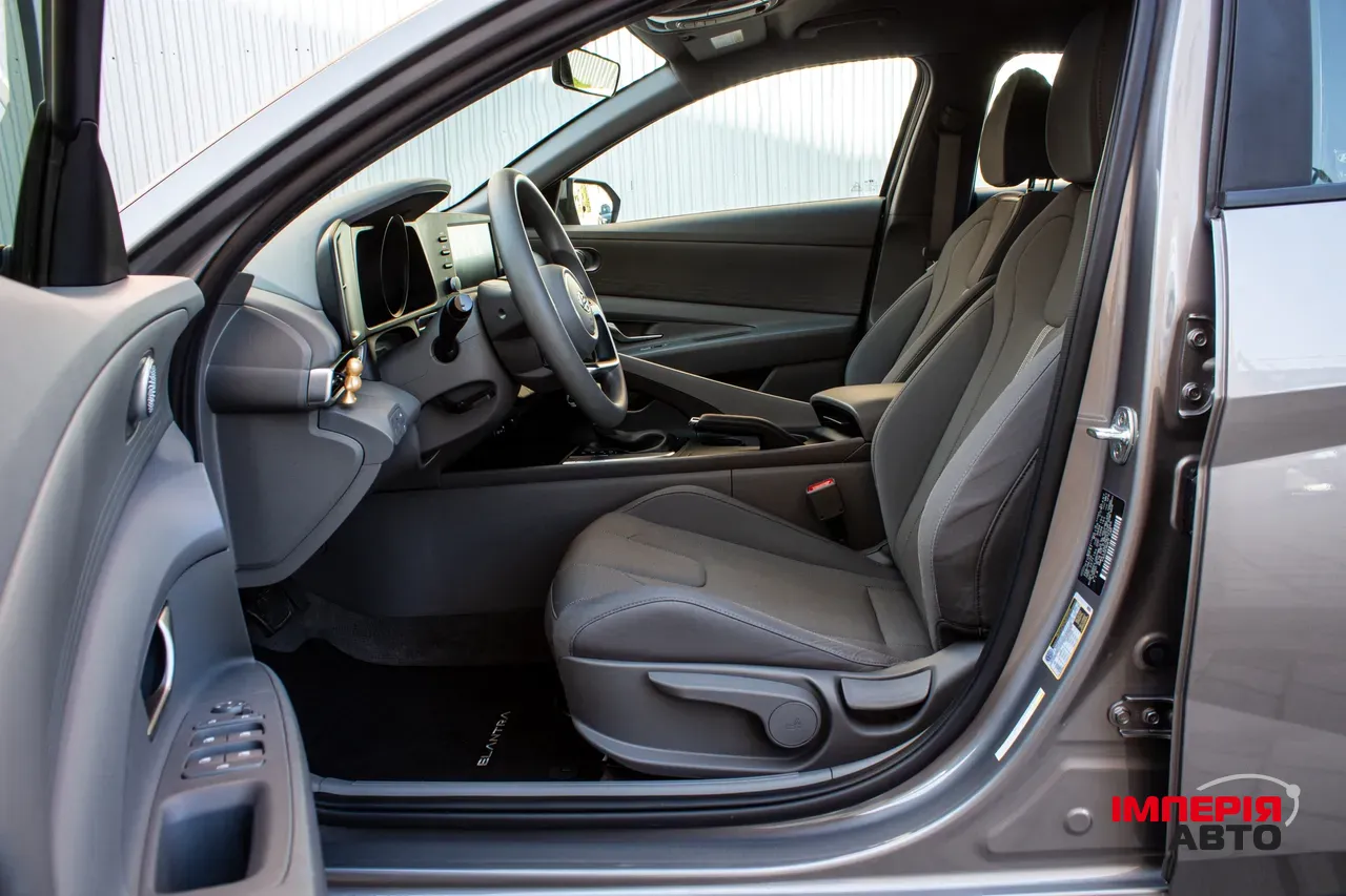 Hyundai Elantra - фото 32