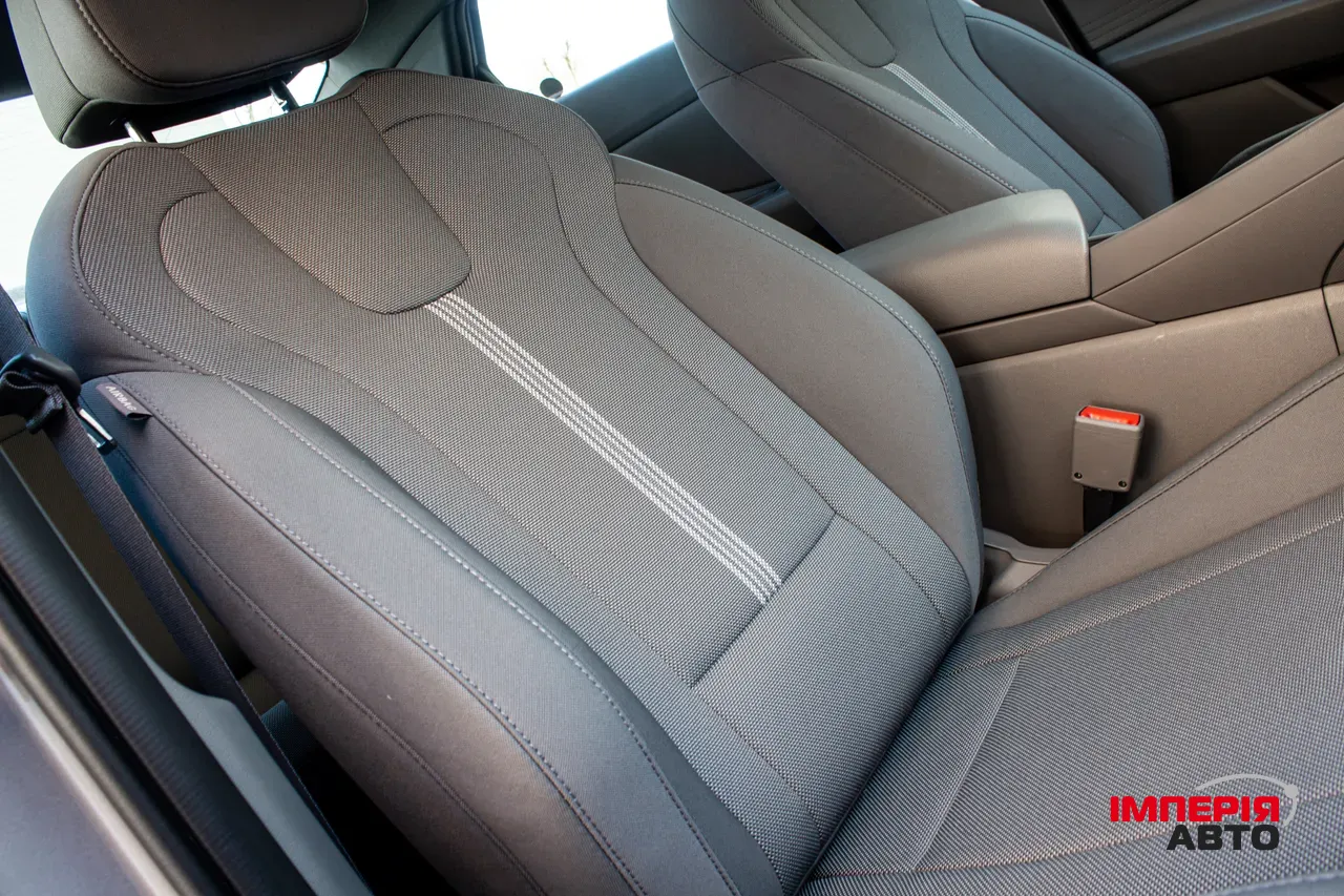 Hyundai Elantra - фото 29