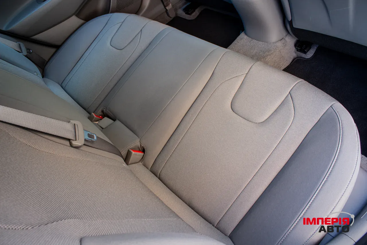 Hyundai Elantra - фото 24