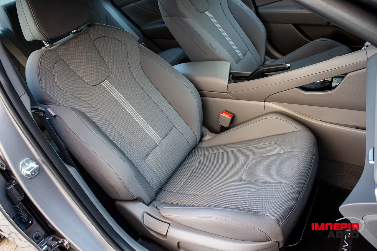 Hyundai Elantra - фото 30