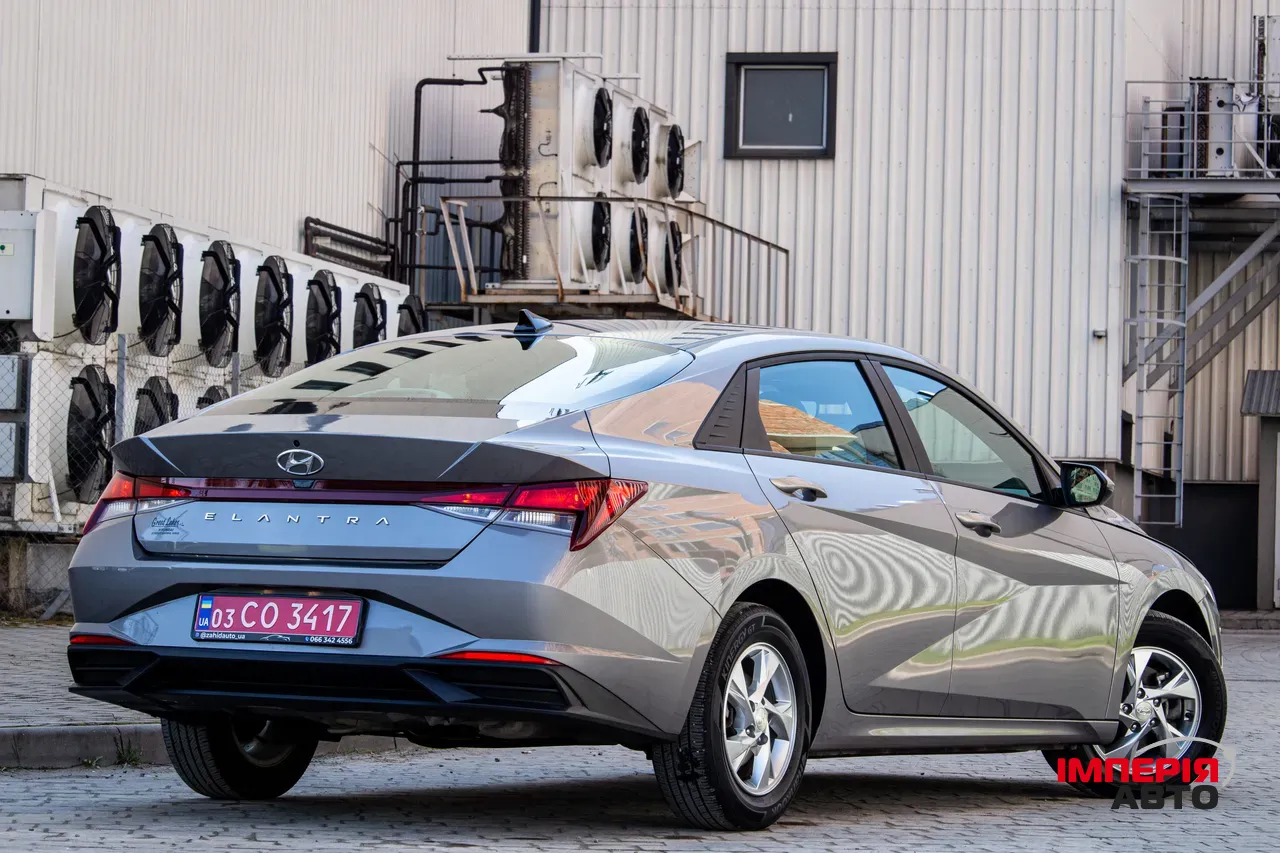 Hyundai Elantra - фото 5