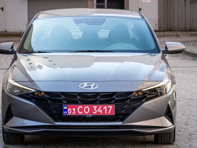 Hyundai Elantra - фото 2