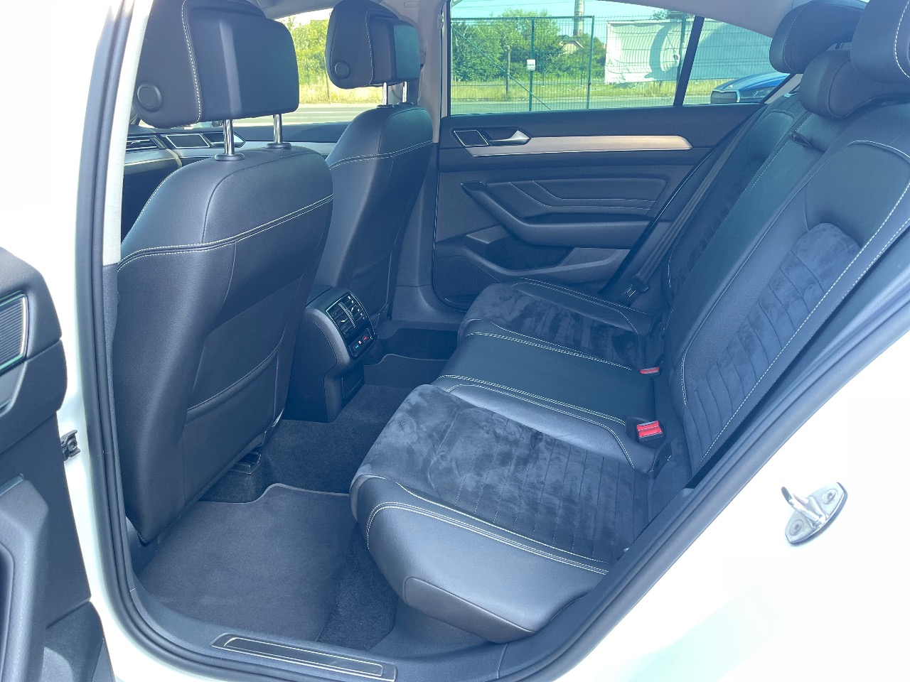 Volkswagen Passat - фото 12