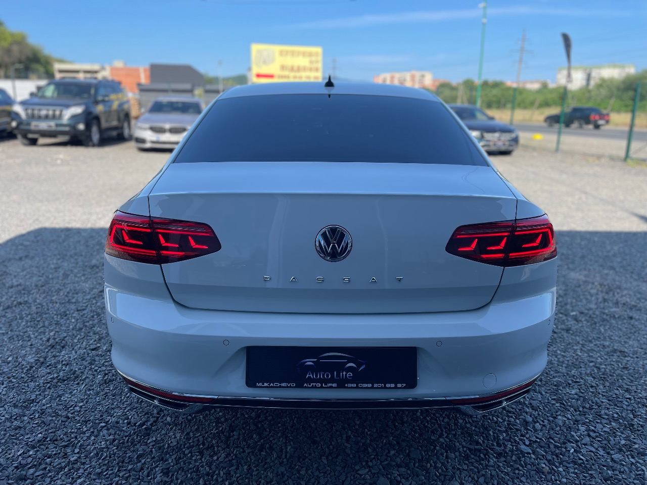 Volkswagen Passat - фото 2