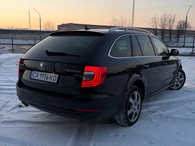 Skoda Superb - фото 4