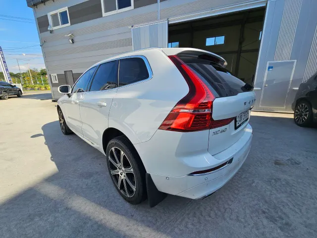 Volvo XC60 - фото 4