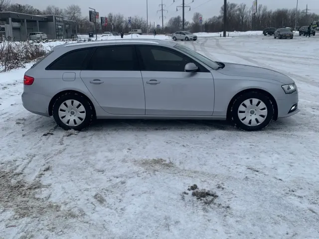 Audi A4 - фото 4