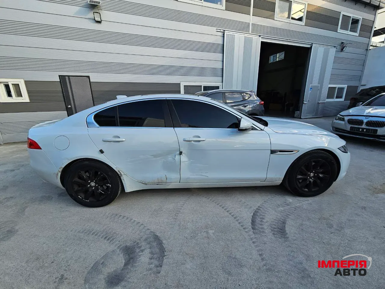 Jaguar XE - фото 8