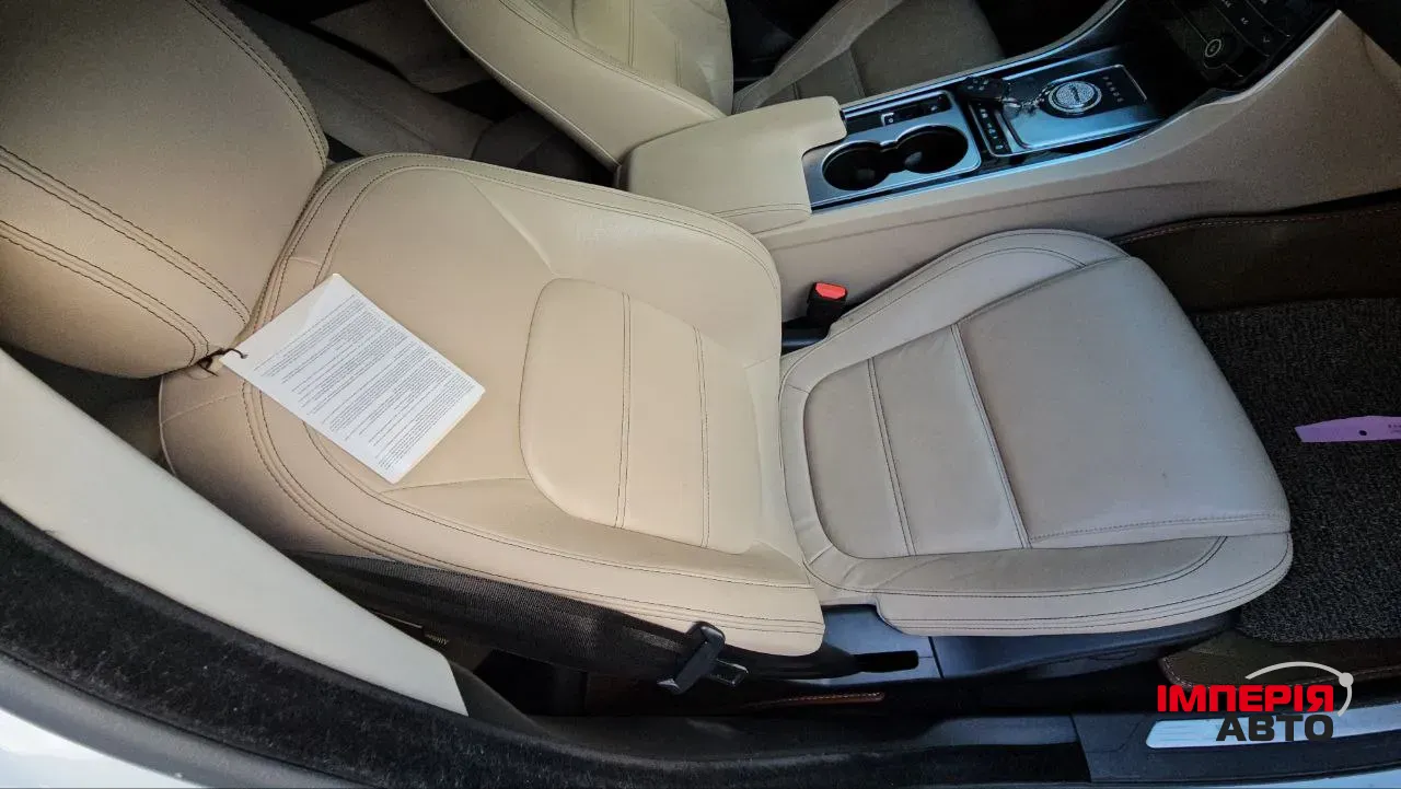 Jaguar XE - фото 6