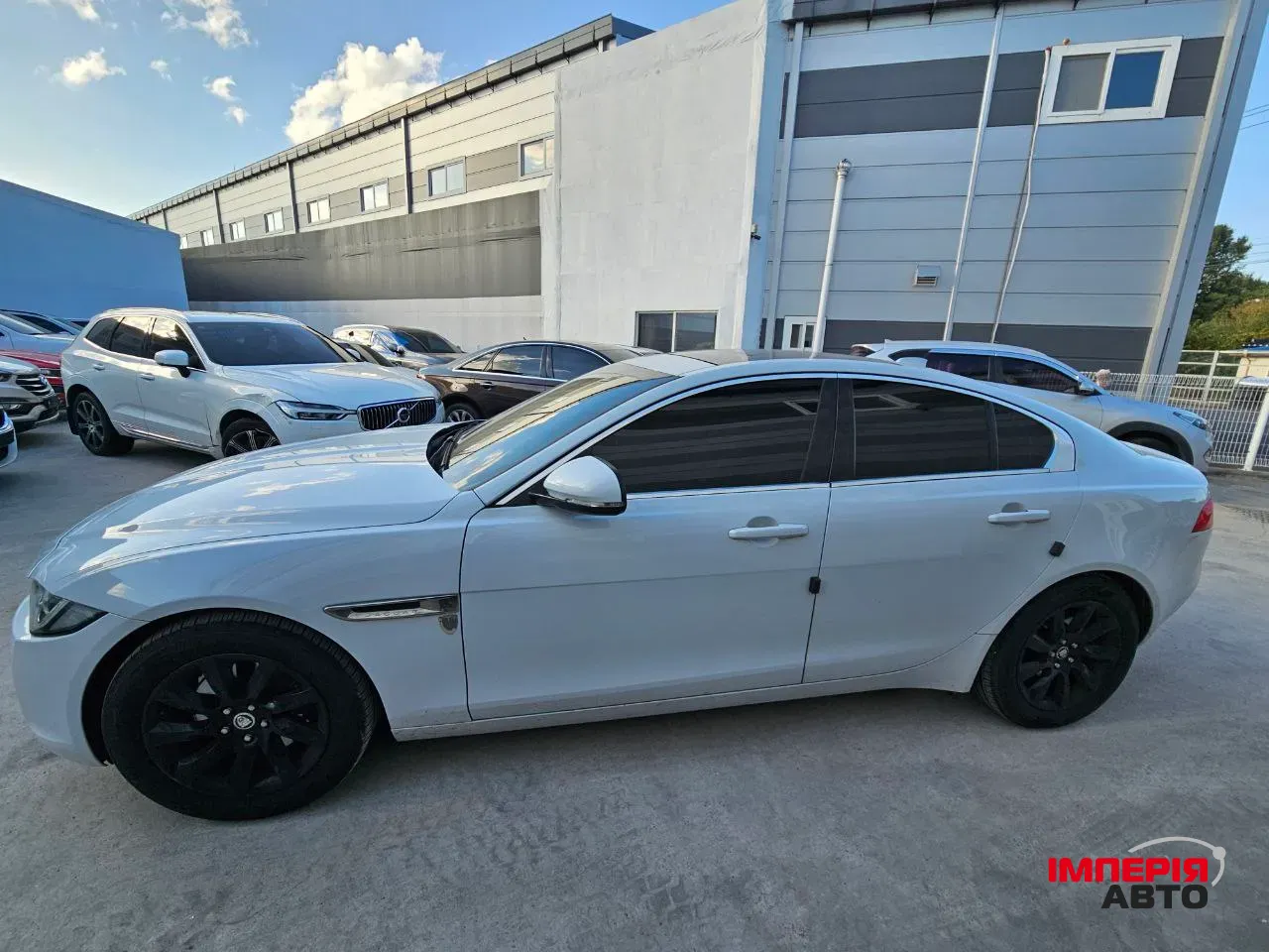 Jaguar XE - фото 13