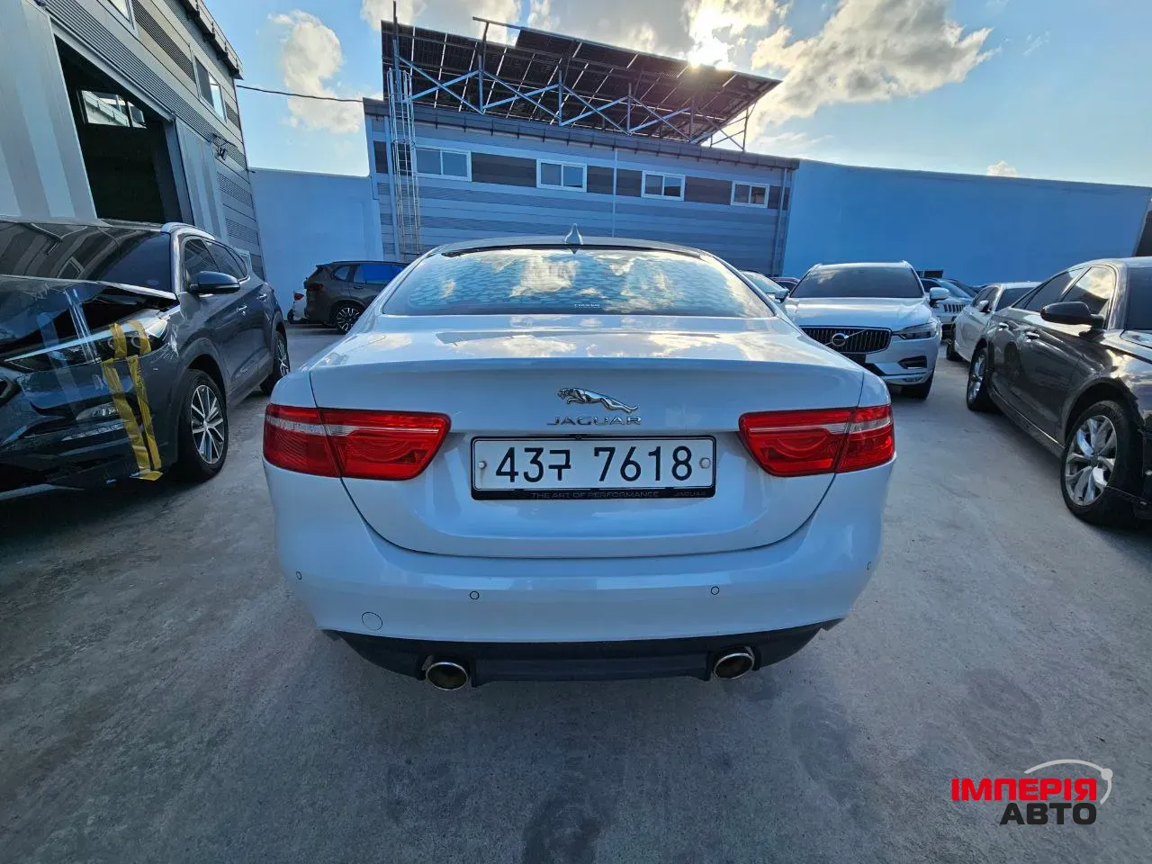 Jaguar XE - фото 11