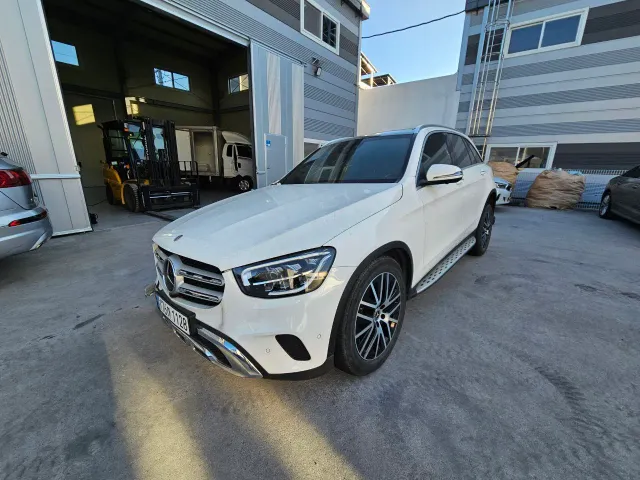 Mercedes-Benz GLC - фото 1