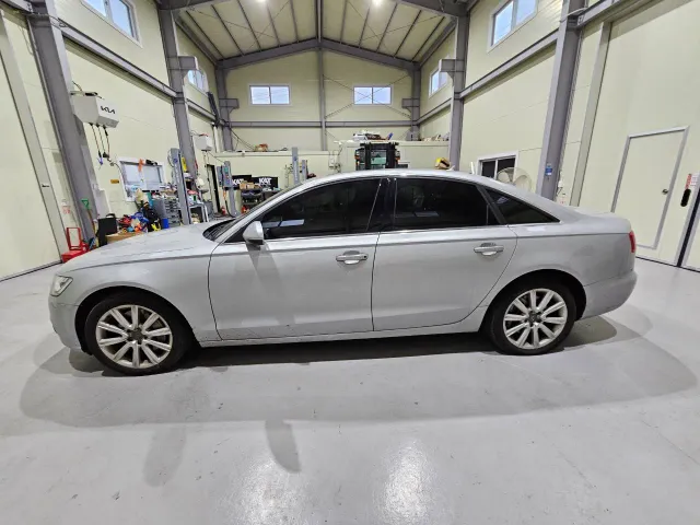Audi A6 - фото 2