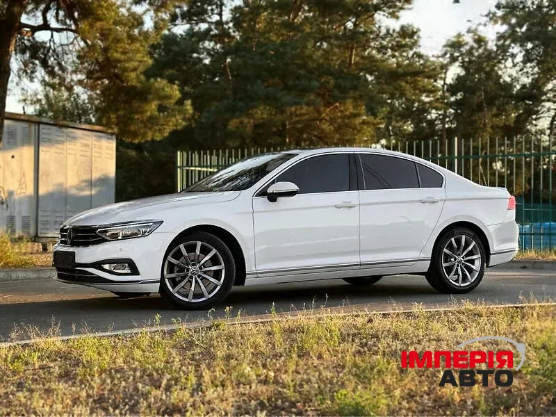 Volkswagen Passat - фото 3