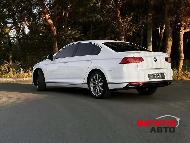 Volkswagen Passat - фото 5
