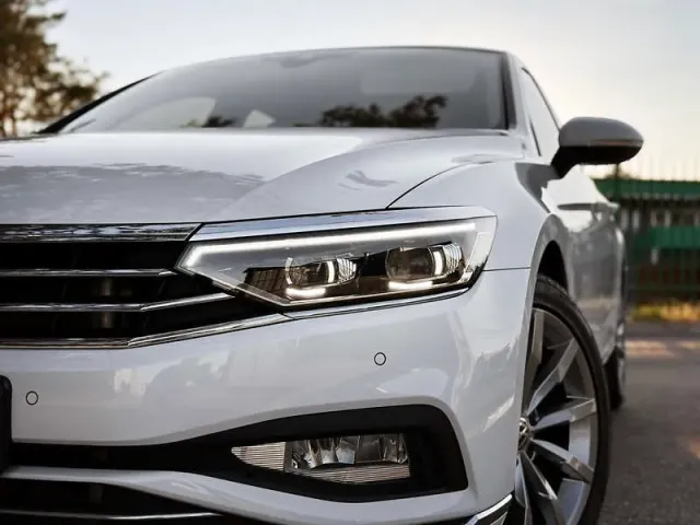 Volkswagen Passat - фото 2