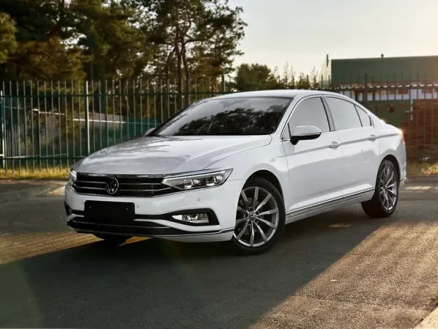 Volkswagen Passat - фото 1