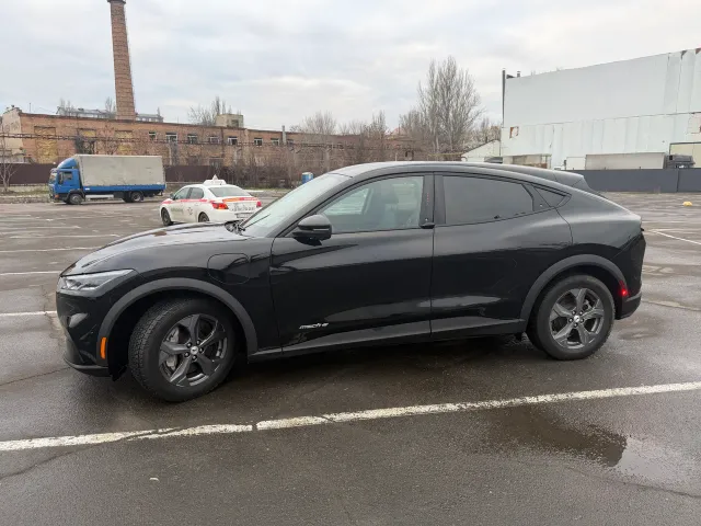 Ford Mustang Mach-E - фото 3