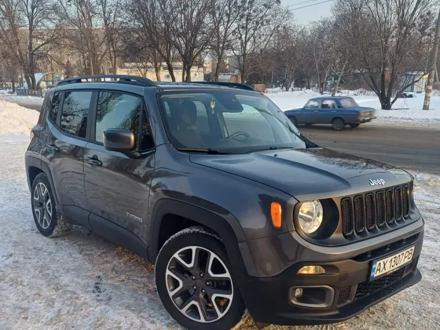 Jeep Renegade - фото 1