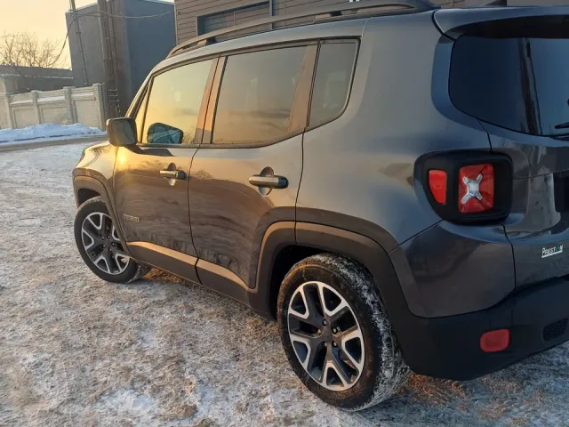 Jeep Renegade - фото 5