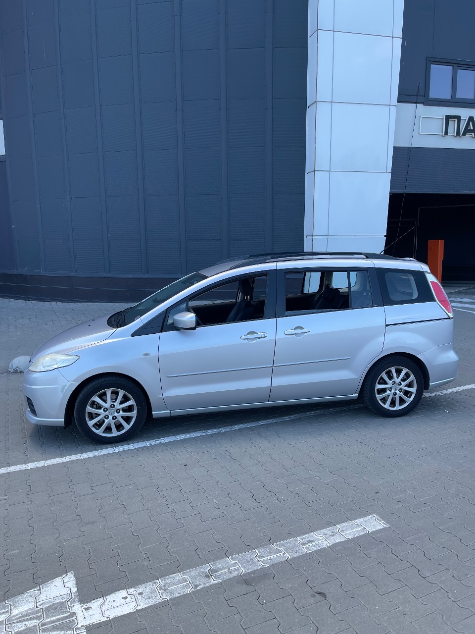 Mazda 5 - фото 6