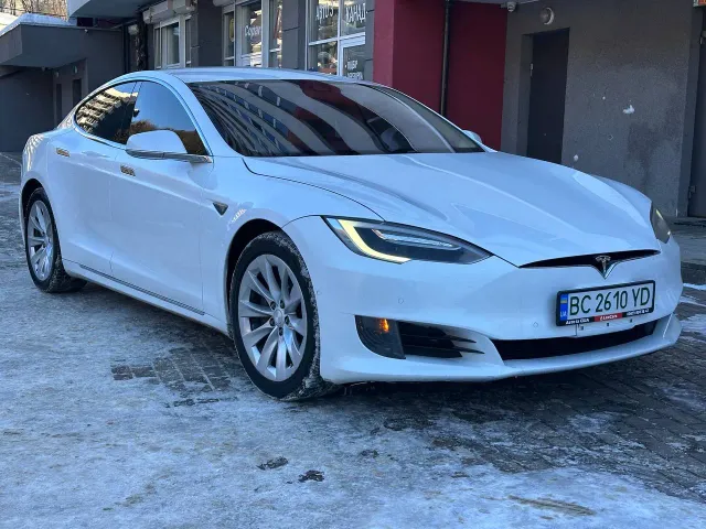 Tesla Model S - фото 2