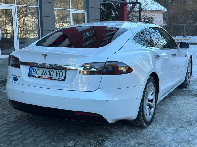 Tesla Model S - фото 5