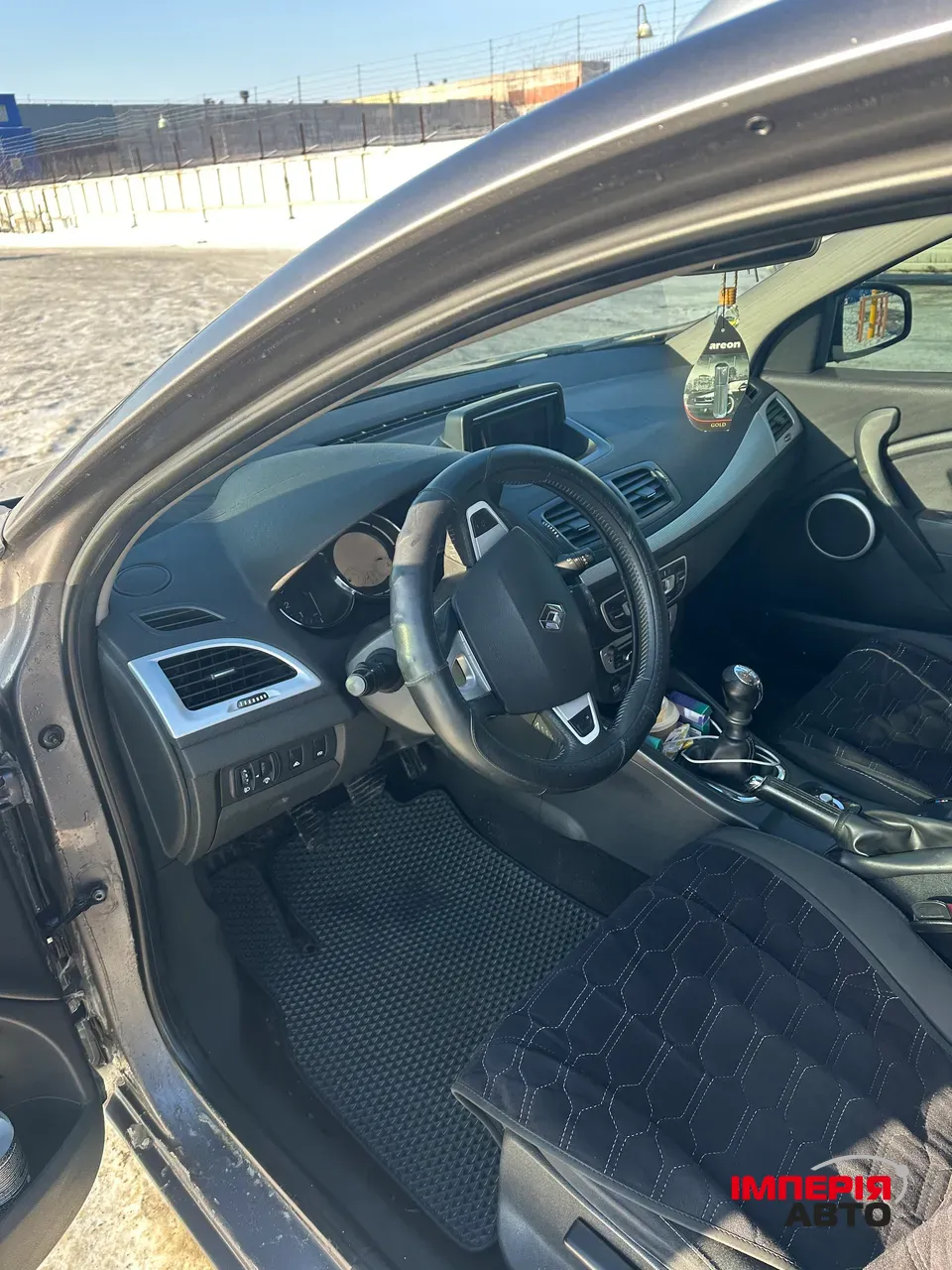 Renault Megane - фото 11