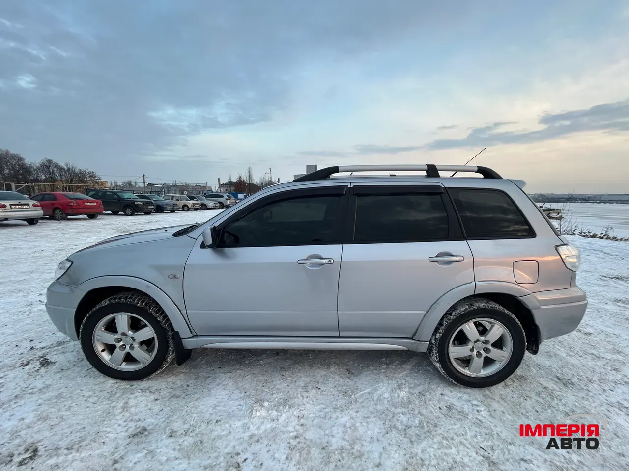 Mitsubishi Outlander - фото 3