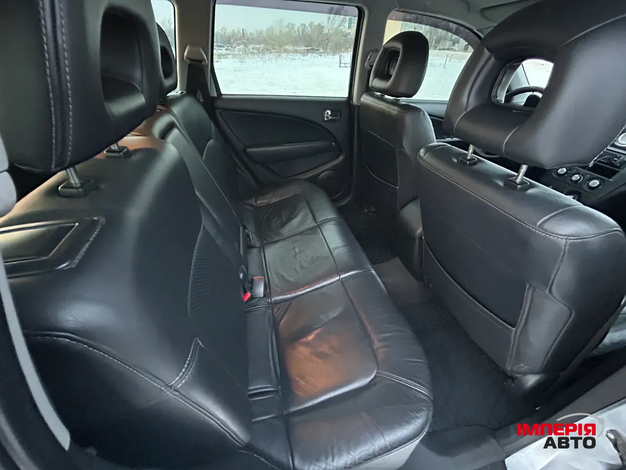 Mitsubishi Outlander - фото 11