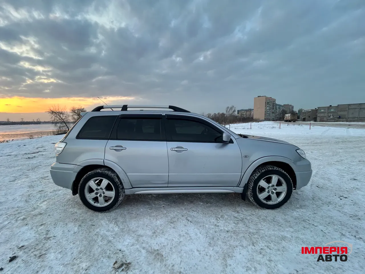 Mitsubishi Outlander - фото 5