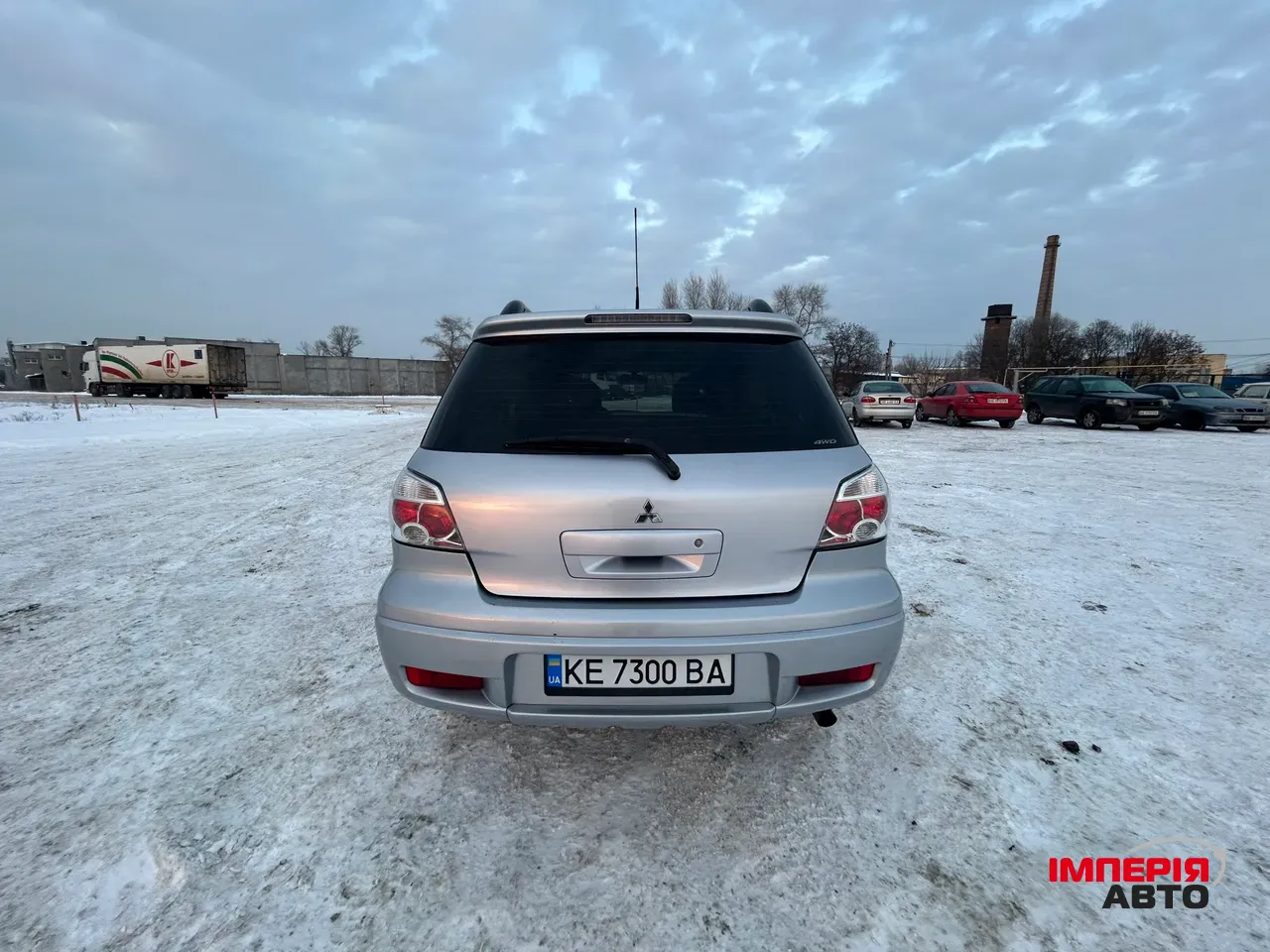 Mitsubishi Outlander - фото 4