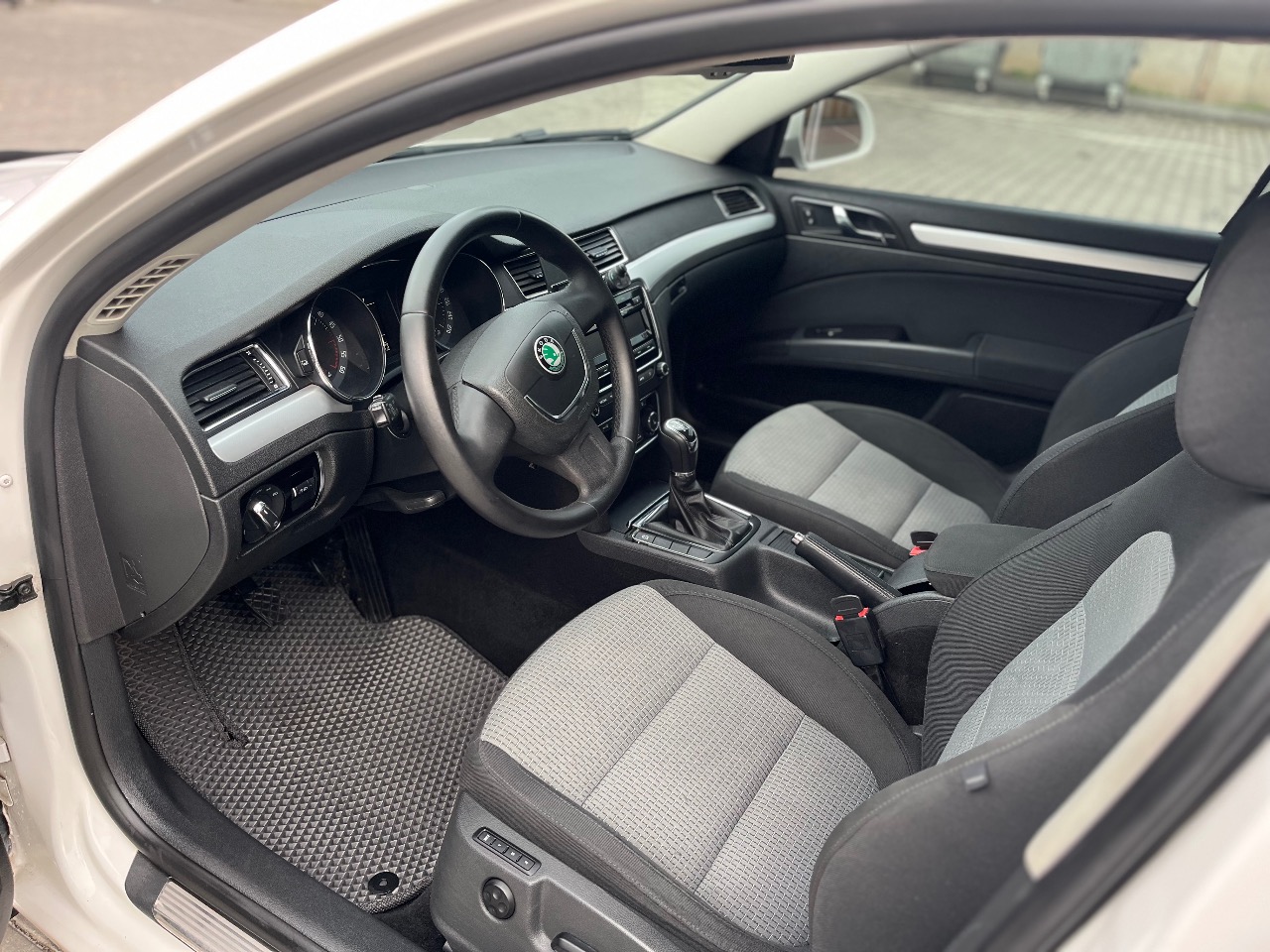 Skoda Superb - фото 5