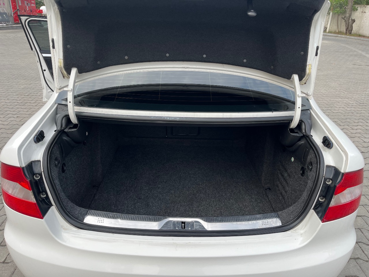 Skoda Superb - фото 14