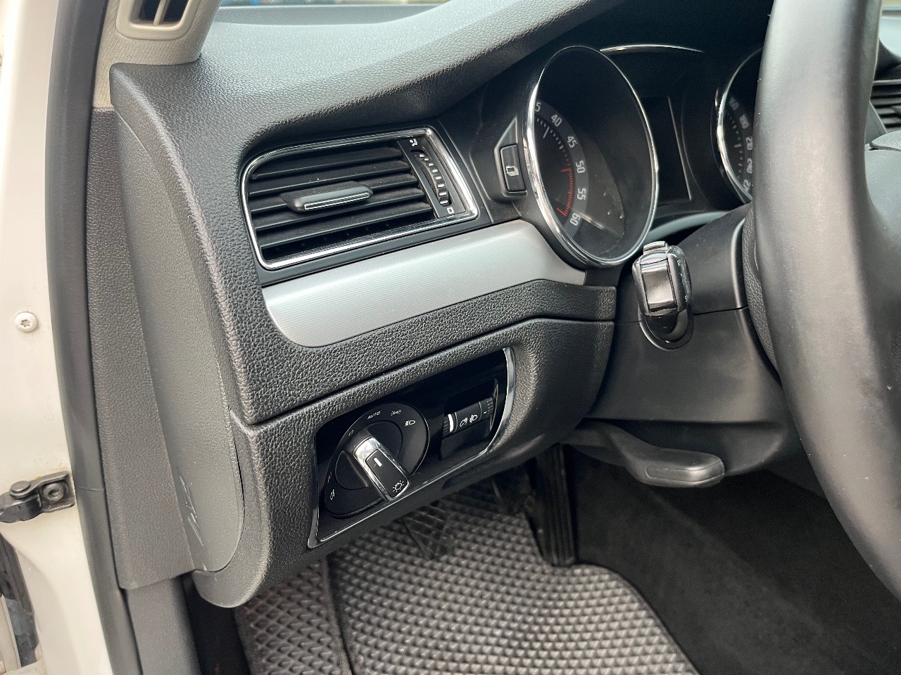 Skoda Superb - фото 17