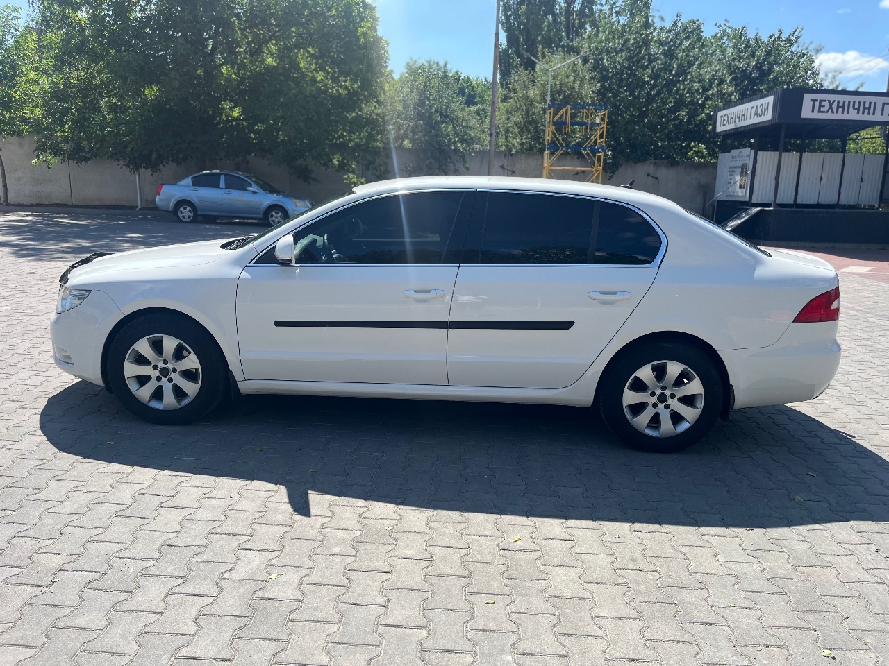 Skoda Superb - фото 7