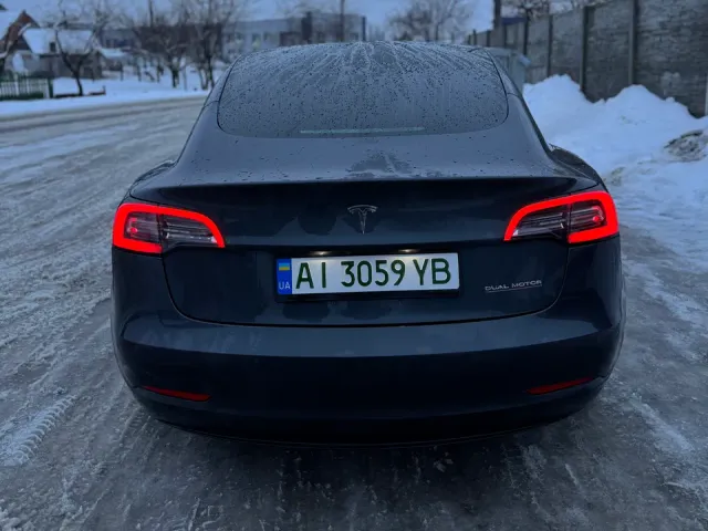 Tesla Model 3 - фото 5